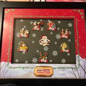 2009 Mickey’s very merry Christmas party pin set